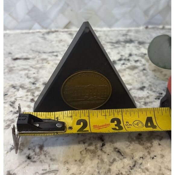 Chatsworth bronze medallion paperweight minted by English craftsman - Picture 6 of 9